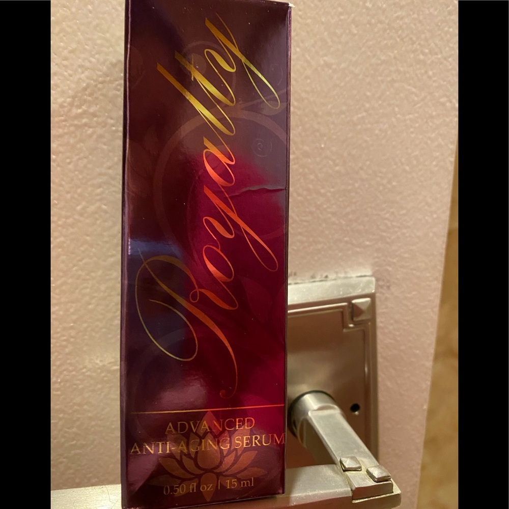 💙2for$12.Serum royalty advanced anti-aging